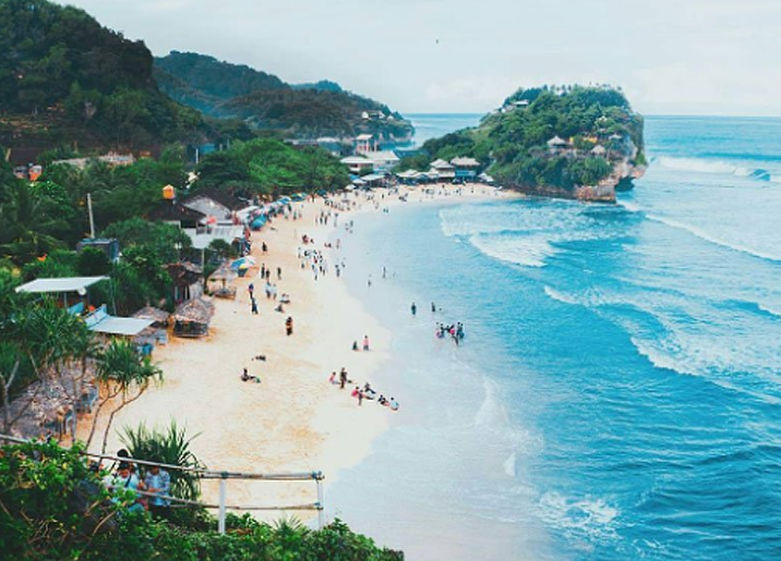 Pesona, Lokasi dan Harga Tiket Pantai Indrayanti Jogja - CAMERAWISATA